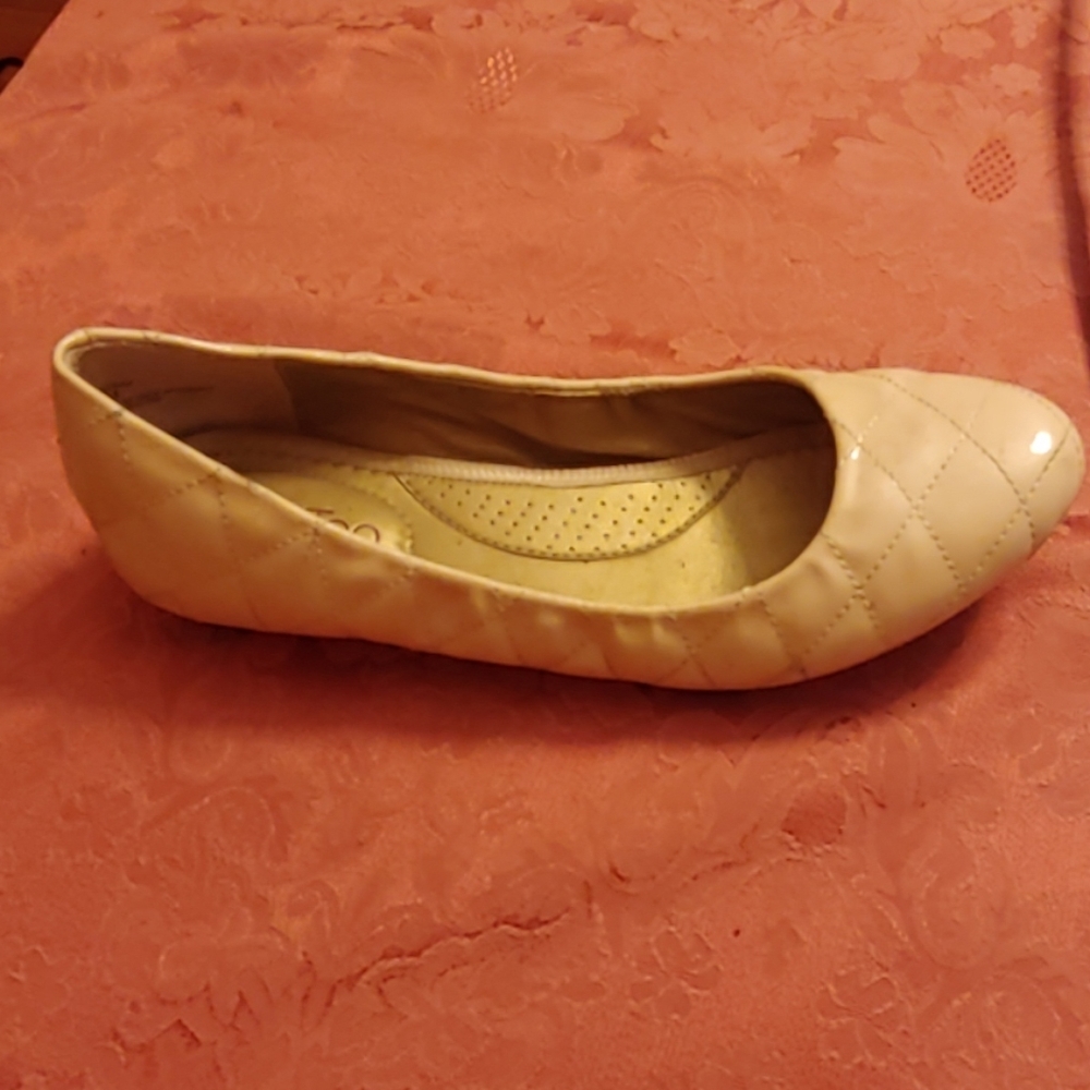 Me Too quilted flats.